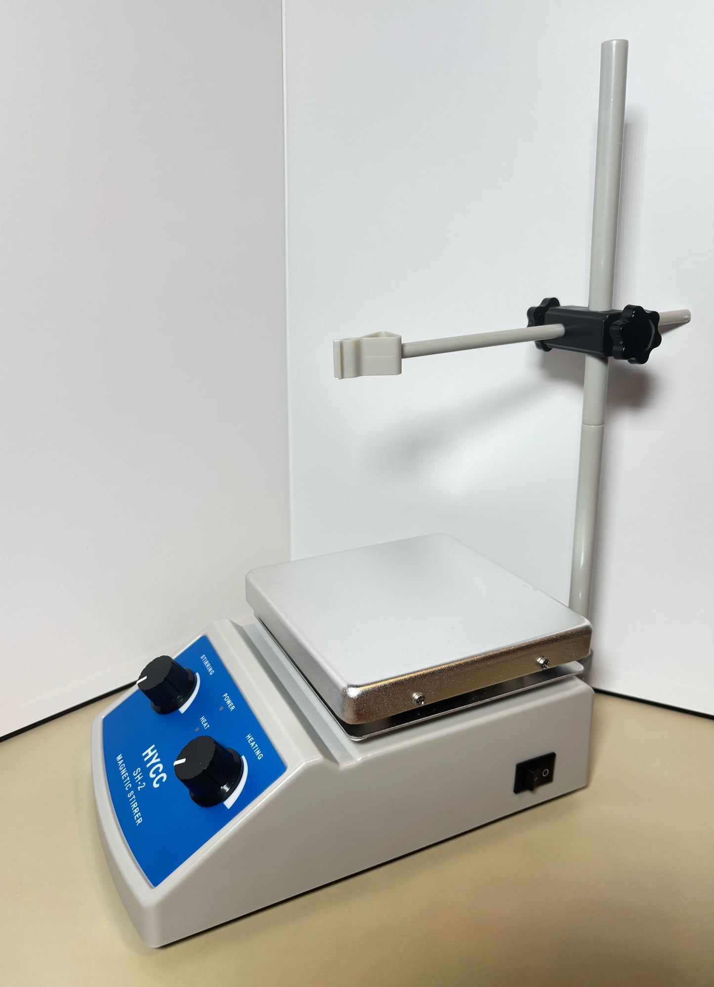 Automatic Stirrer and Heating Plate